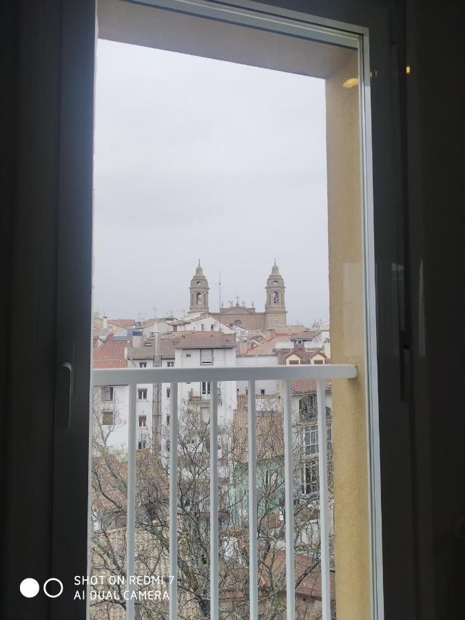Una atalaya sobre el Casco Antiguo Pamplona Exterior foto