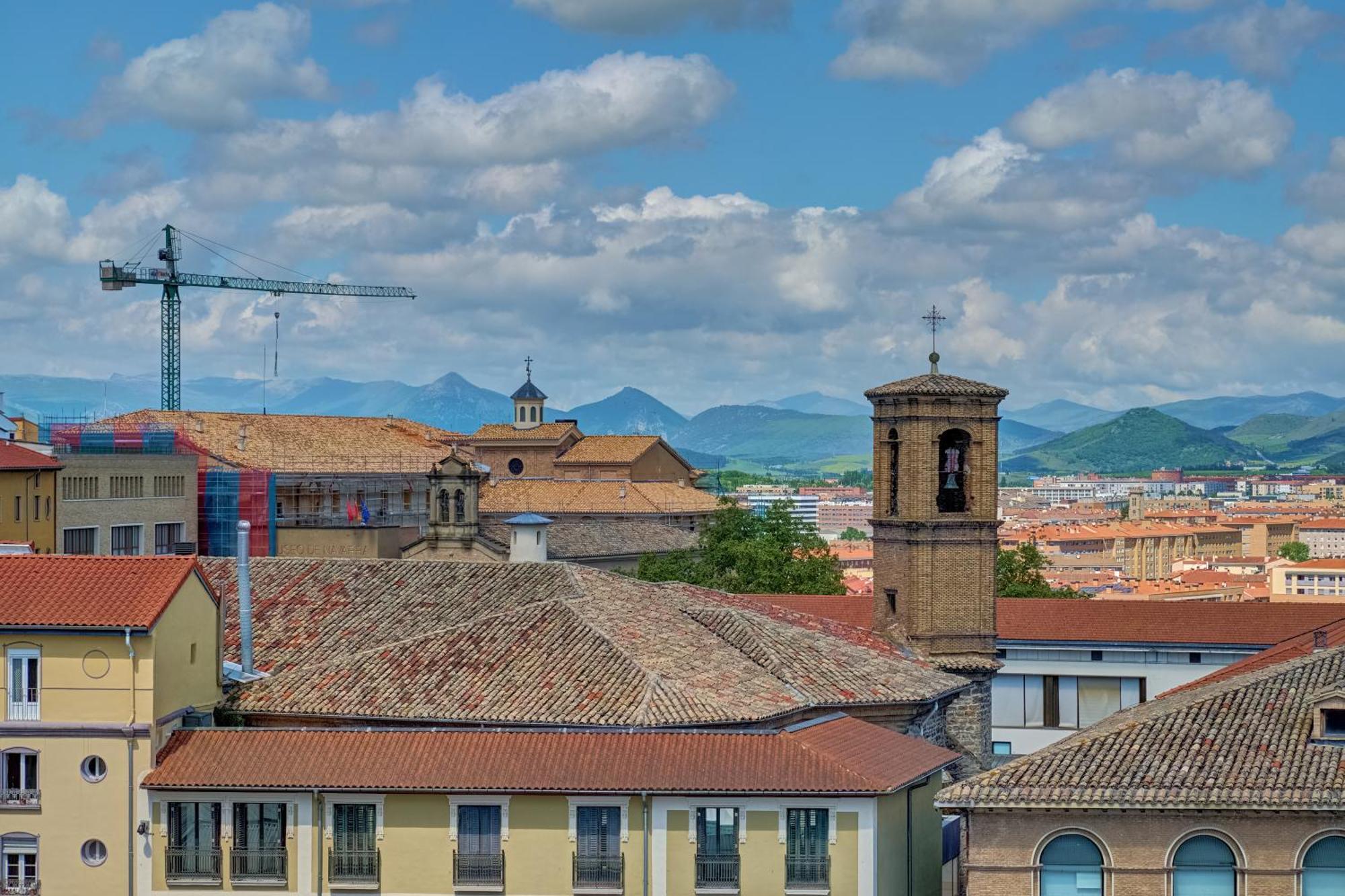 Una atalaya sobre el Casco Antiguo Pamplona Exterior foto